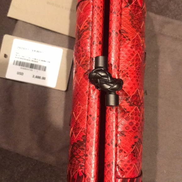 New Authentic Bottega Veneta snake skin clutch bag - Picture 5 of 8